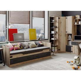 Софа Окланд