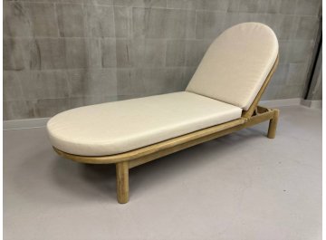 Шезлонг-лежак деревянный с матрасом (не для HoReCa) Pill светлый тик / бежевый