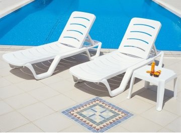 Пластиковый стол Zambak