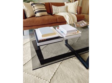 Журнальный столик Plum