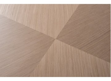 Деревянный стол Дуку