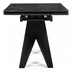 Стеклянный стол Блэкберн