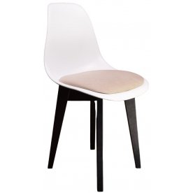 Пластиковый стул Сашш