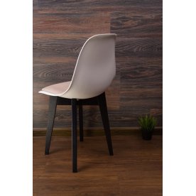 Пластиковый стул Сашш