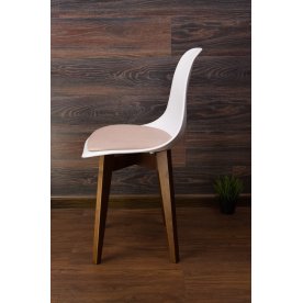 Пластиковый стул Сашш