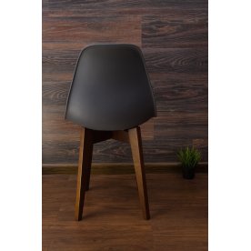 Пластиковый стул Сашш