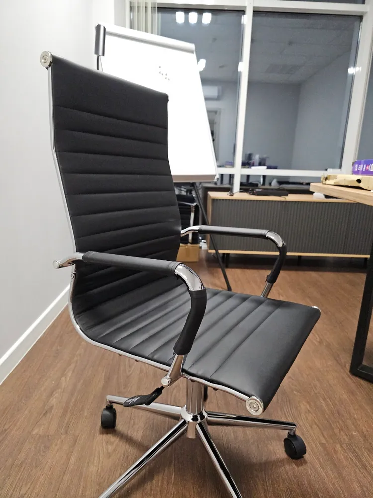 Компьютерное кресло Reus pu black / chrome фото покупателя 21