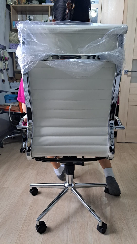 Компьютерное кресло Reus pu white / chrome фото покупателя 9