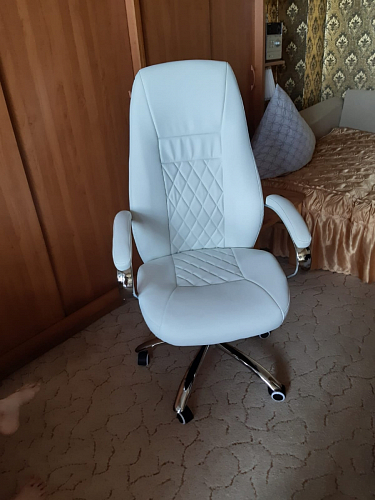 Компьютерное кресло Aragon белое фото покупателя 72