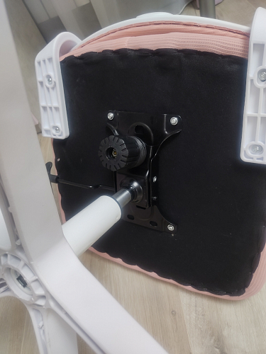 Компьютерное кресло Konfi dark gray / pink / white фото покупателя 15