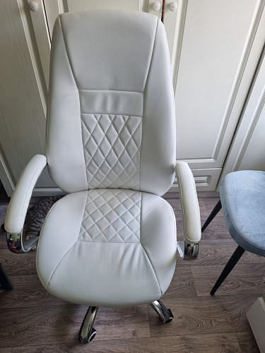 Компьютерное кресло Aragon белое фото покупателя 33