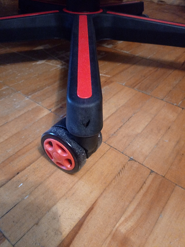 Компьютерное кресло Racer черное / голубое фото покупателя 90