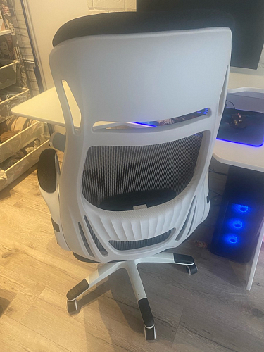 Компьютерное кресло Burgos черное фото покупателя 2