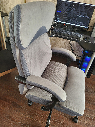 Компьютерное кресло Chief metalBL черный стеганный фото покупателя 2