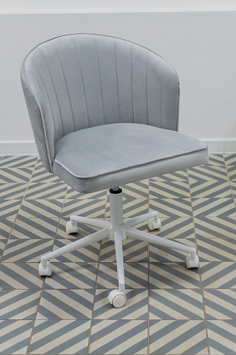 Компьютерное кресло Дэни светло-серый / белый из шоурума 1