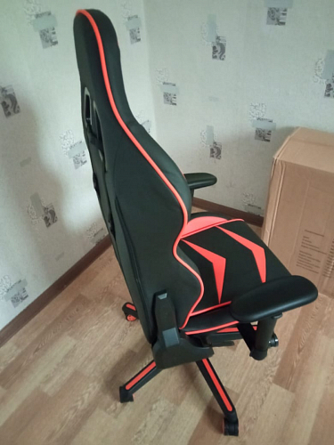 Компьютерное кресло Racer черное / бежевое фото покупателя 104