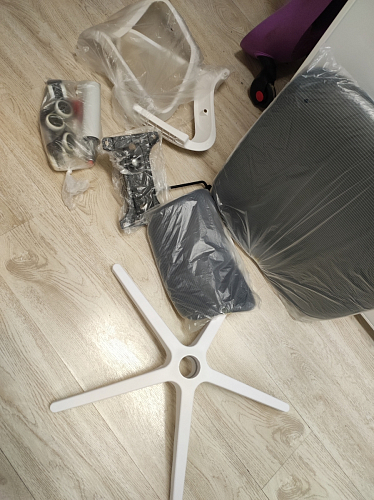 Компьютерное кресло Golem dark gray / white фото покупателя 68