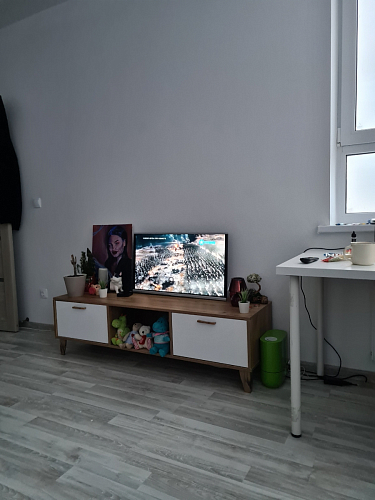 ТВ-тумба Эго Т-3 на ножках бетон светлый / белый глянец фото покупателя 16