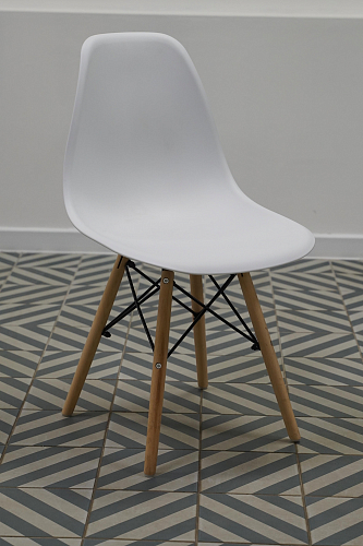 Пластиковый стул Eames PC-015 orange из шоурума 4