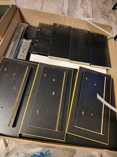 Тумба Ханна черная / красная  - Уцененный экземпляр фото покупателя 100