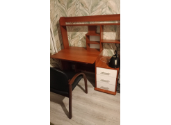 Компьютерный стол Мебелеф - 5 итальянский орех / черный глянец правый фото покупателя 1