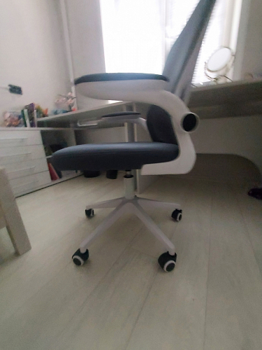 Компьютерное кресло Konfi light gray / blue / white фото покупателя 21