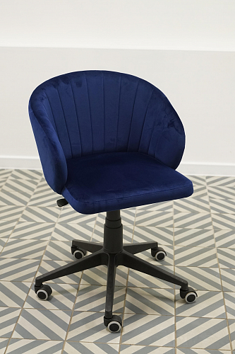 Компьютерное кресло Пард графитовый из шоурума 5