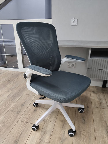 Компьютерное кресло Konfi light gray / white фото покупателя 140