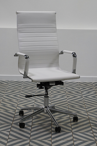 Компьютерное кресло Reus сетка black из шоурума 1