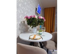 Стул на металлокаркасе Gabi 1 бежевый / черный с серебряными наконечниками фото покупателя 833