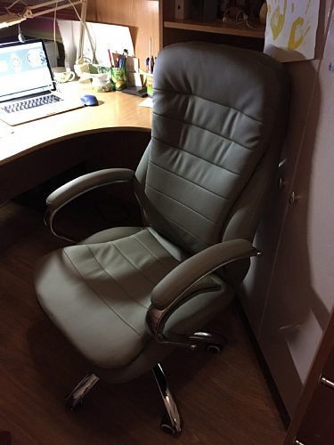 Компьютерное кресло Tomar коричневое фото покупателя 31