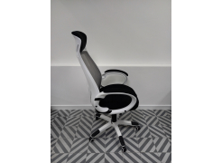 Компьютерное кресло Burgos белое из шоурума 3