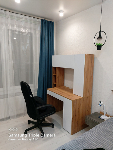 Письменный стол Комфорт 12.71 дуб золотой craft / белая аляска  - Уцененный экземпляр фото покупателя 151