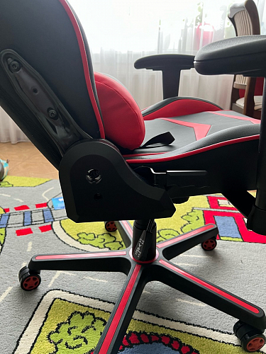 Компьютерное кресло Racer черный / красный / бежевый фото покупателя 84