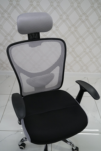 Компьютерное кресло Lody 1 серое / черное из шоурума 4