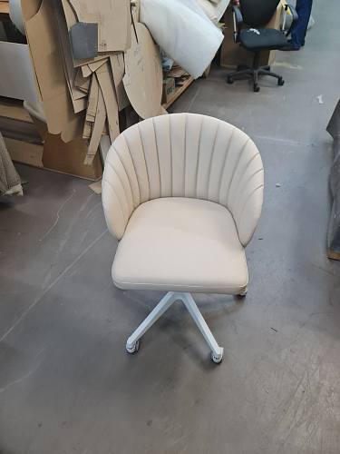 Компьютерное кресло Пард экокожа белый фото покупателя 201