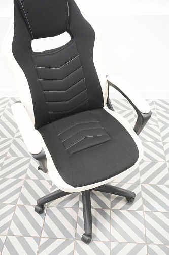 Компьютерное кресло Gamer коричневое из шоурума 1