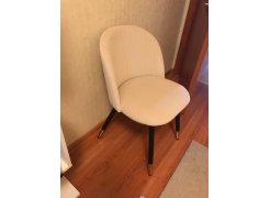 Стул на металлокаркасе Gabi 1 бежевый / черный с серебряными наконечниками фото покупателя 680