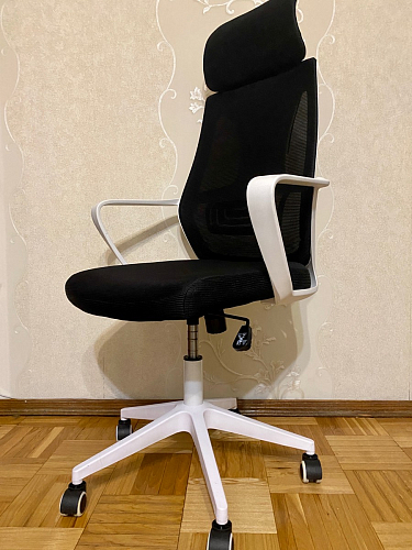 Компьютерное кресло Golem black / white фото покупателя 56