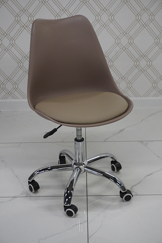 Компьютерное кресло Kolin pink / white из шоурума 4