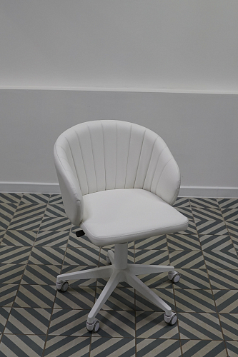 Компьютерное кресло Пард сиреневый из шоурума 4