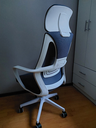 Компьютерное кресло Golem black / white фото покупателя 20