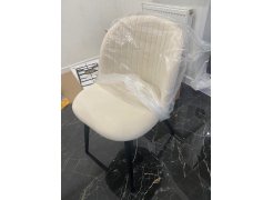 Стул на металлокаркасе Gabi 1 бежевый / черный с серебряными наконечниками фото покупателя 536