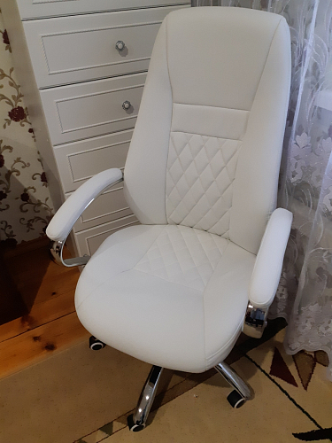 Компьютерное кресло Aragon белое фото покупателя 180